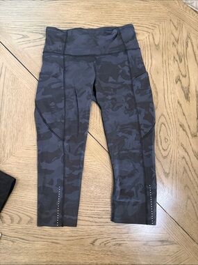 Fast & Free Lululemon Camo High-Waist Active Capri Leggings - Charcoal